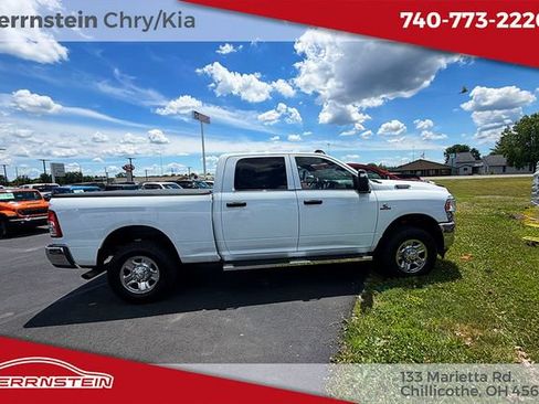 Used 2024 RAM 3500 Tradesman w/ Chrome Appearance Group AWD/4WD image 29