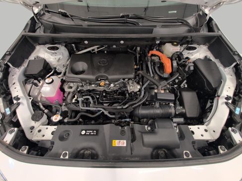 Used 2025 Toyota RAV4 LE AWD/4WD image 8