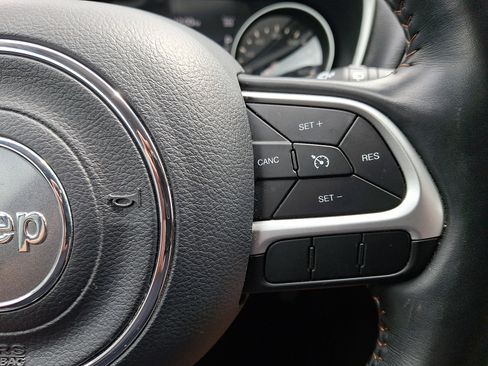 Used 2019 Jeep Compass Limited AWD/4WD image 23