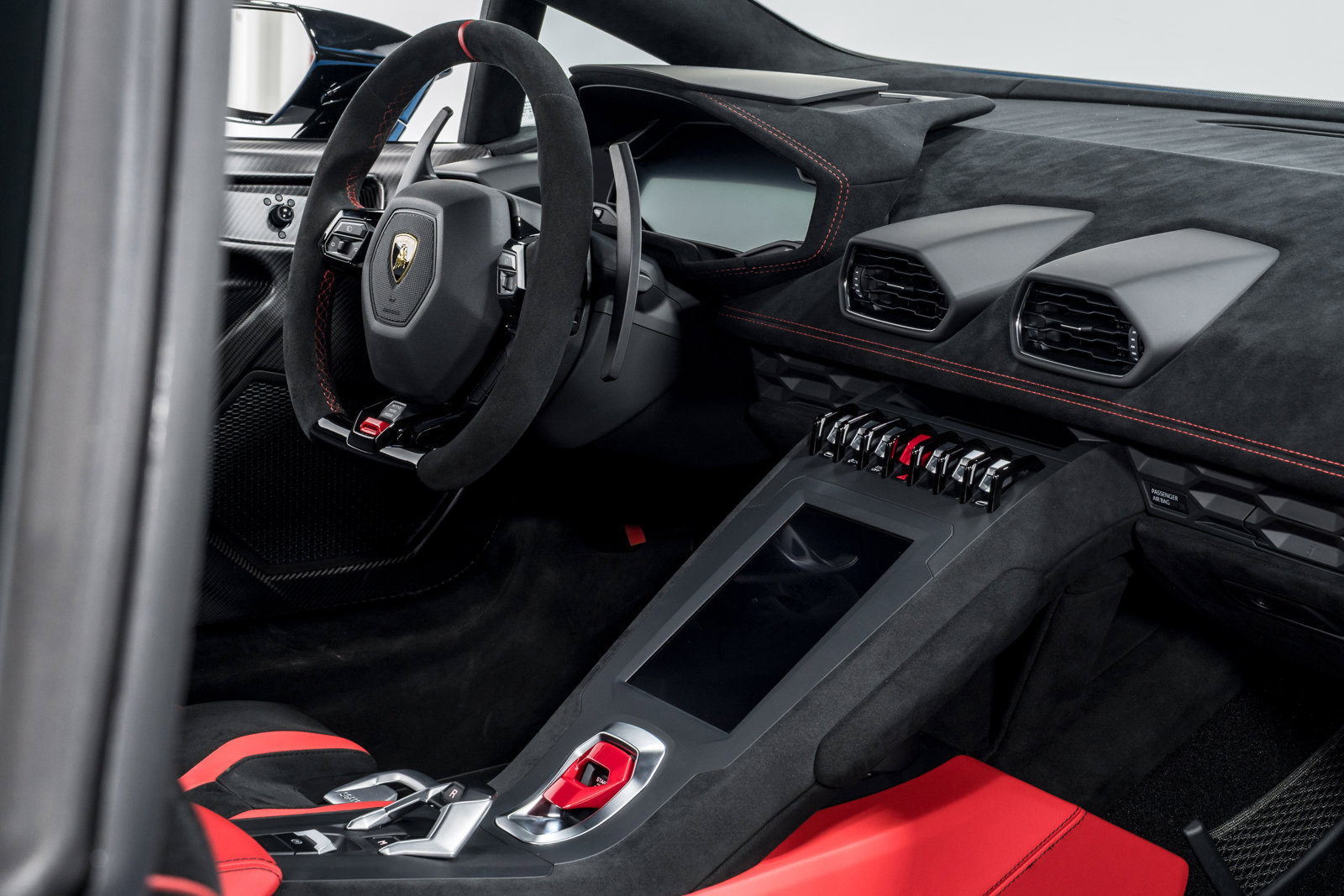 Used 2024 Lamborghini Huracan STO RWD image 33