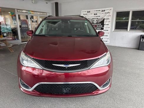 Used 2019 Chrysler Pacifica Touring-L Plus w/ Advanced Safetytec Group FWD image 1