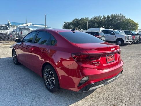 Used 2022 Kia Forte LXS FWD image 7