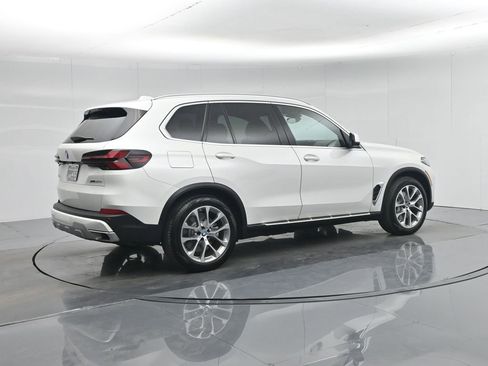 Used 2025 BMW X5 xDrive50e image 29