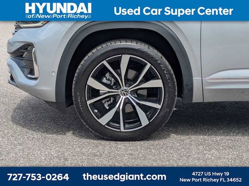 Used 2024 Volkswagen Atlas SEL Premium R-Line AWD/4WD image 10