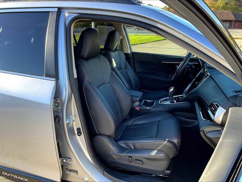 Used 2025 Subaru Outback Limited image 11