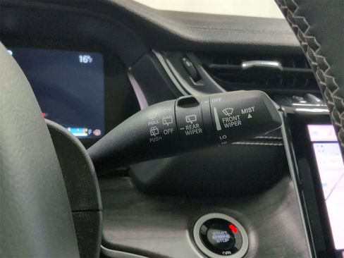 Used 2024 Jeep Grand Cherokee L Limited w/ Luxury Tech Group II image 28