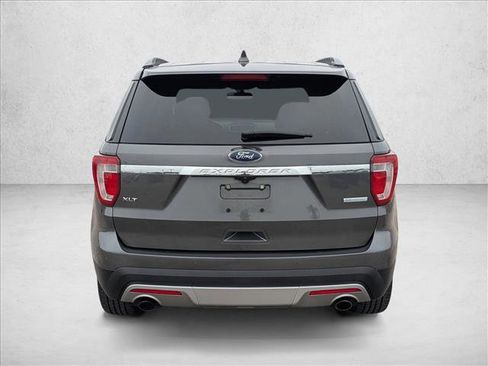 Used 2016 Ford Explorer XLT w/ Equipment Group 202A image 6