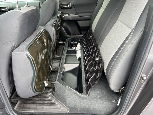 Used 2023 Toyota Tacoma TRD Off-Road image 13