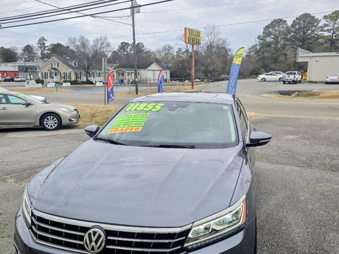 Used 2018 Volkswagen Passat 2.0T SEL Premium image 6