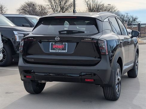 New 2026 Nissan Kicks SV image 4