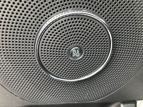 Used 2024 Ford Expedition Limited image 6