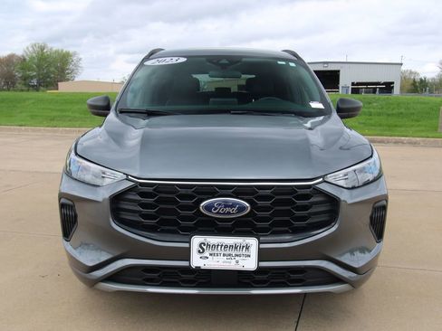 Used 2023 Ford Escape ST-Line image 2