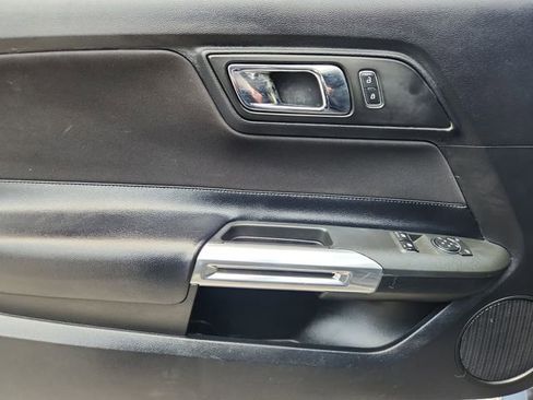 Used 2016 Ford Mustang Coupe RWD image 19