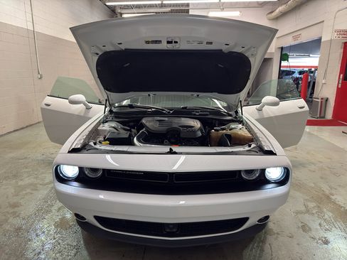 Used 2018 Dodge Challenger SXT Plus image 8