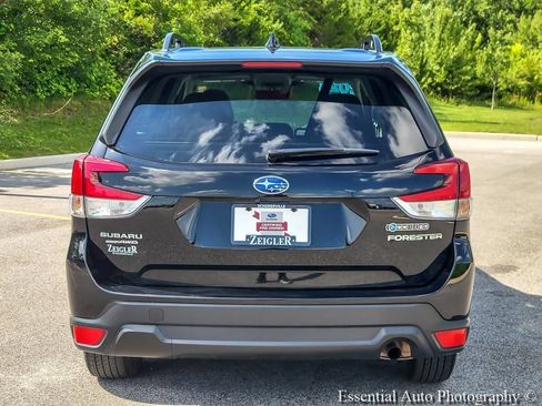 Used 2024 Subaru Forester Premium AWD/4WD image 5