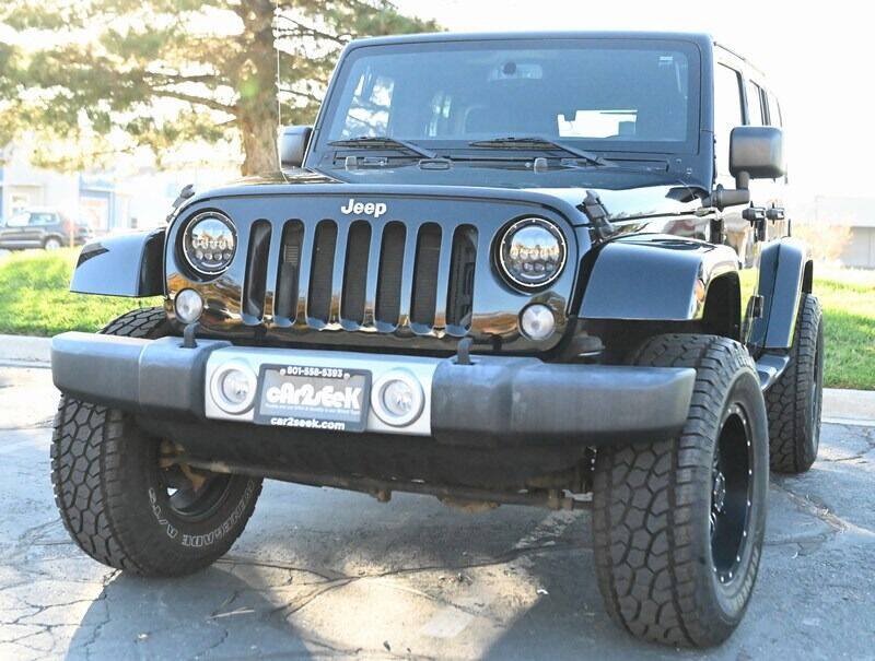 Used 2015 Jeep Wrangler Unlimited Sahara w/ Dual Top Group AWD/4WD image 4