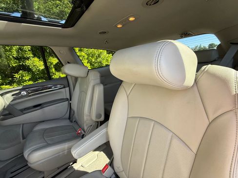 Used 2014 Buick Enclave Leather FWD image 34