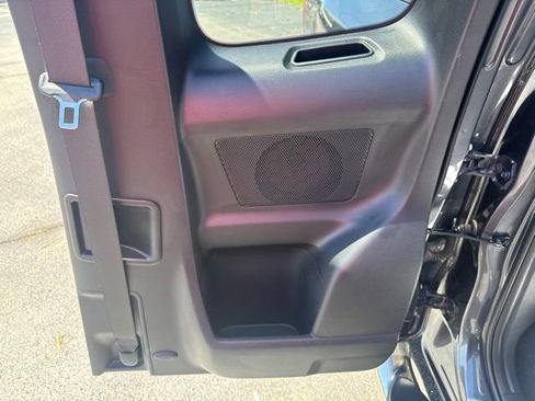 Used 2019 Toyota Tacoma SR5 AWD/4WD image 13
