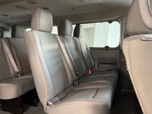 Used 2017 Nissan NV 3500 SV RWD image 98