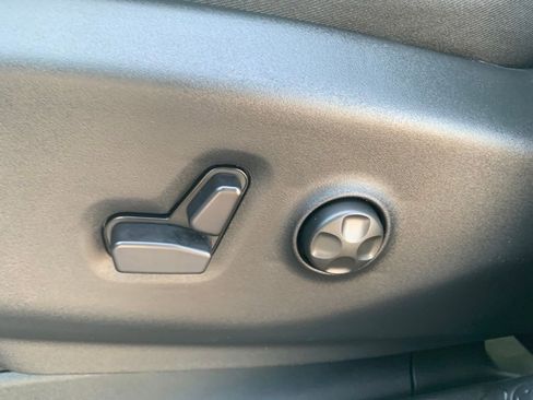 New 2026 Chrysler Pacifica Select image 14