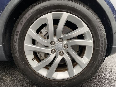 Used 2018 Land Rover Discovery HSE AWD/4WD image 11
