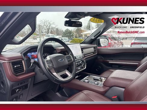 Used 2023 Ford Expedition Limited image 18