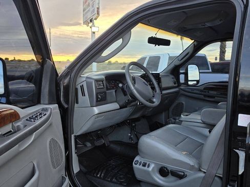 Used 2004 Ford F250 Lariat AWD/4WD image 9