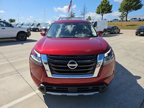 Used 2024 Nissan Pathfinder Platinum w/ Cargo Package image 9