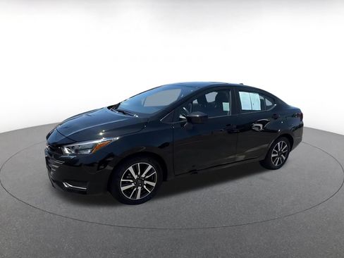 Used 2025 Nissan Versa SV FWD image 8