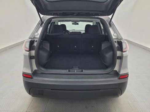 Used 2019 Jeep Cherokee Latitude w/ Cold Weather Group FWD image 29