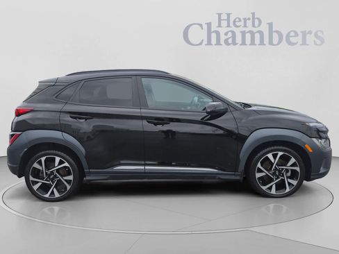 Used 2022 Hyundai Kona Limited w/ Cargo Package AWD/4WD image 11
