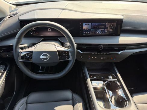 Certified 2025 Nissan Murano SV AWD/4WD image 29