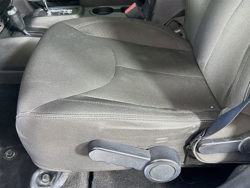 Used 2015 Jeep Wrangler Unlimited Sport w/ Connectivity Group image 21