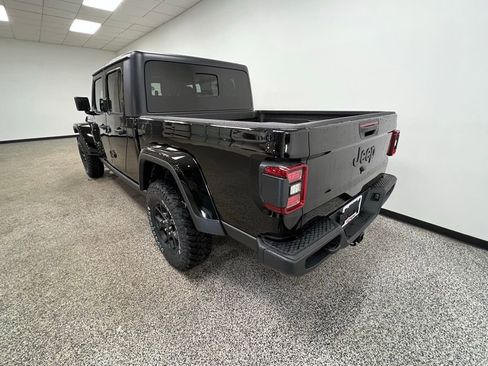 New 2026 Jeep Gladiator Willys image 18