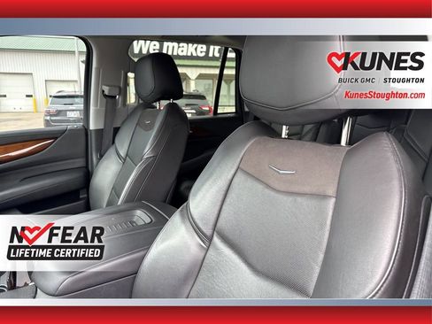 Used 2020 Cadillac Escalade Premium Luxury image 21