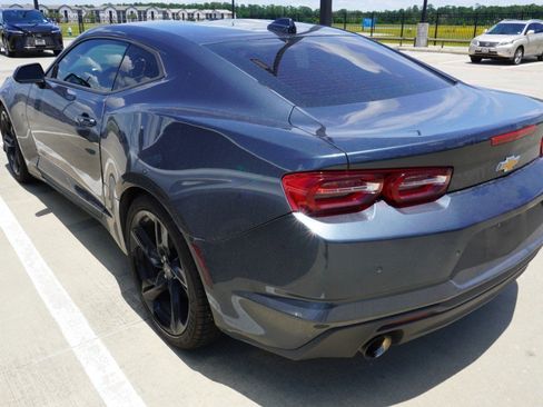 Used 2022 Chevrolet Camaro LT RWD image 8