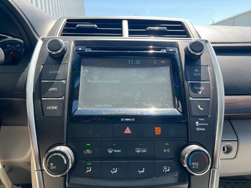 Used 2017 Toyota Camry LE FWD image 32