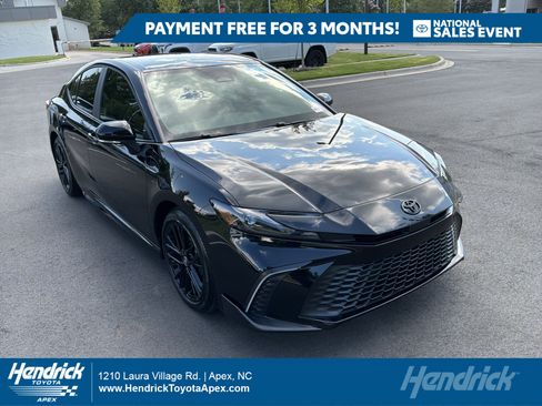 Used 2026 Toyota Camry SE FWD image 1