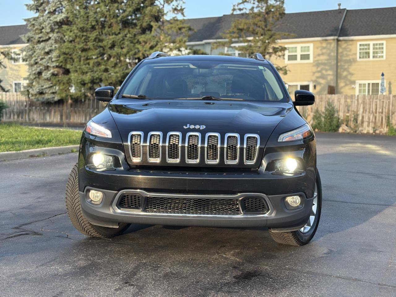 Used 2017 Jeep Cherokee Limited AWD/4WD image 13