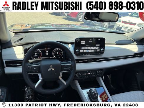 Used 2024 Mitsubishi Outlander SEL AWD/4WD image 13