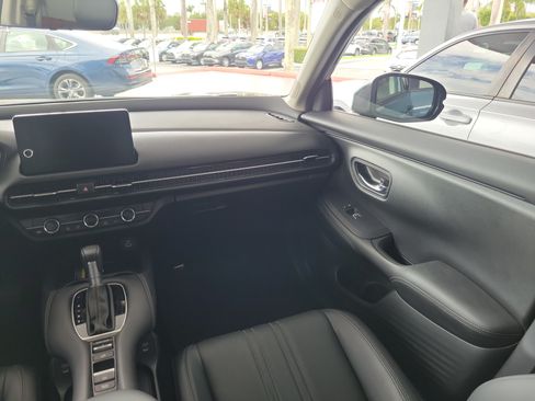 Used 2024 Honda HR-V EX-L image 16