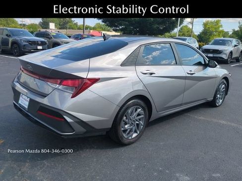 Used 2024 Hyundai Elantra SEL FWD image 4