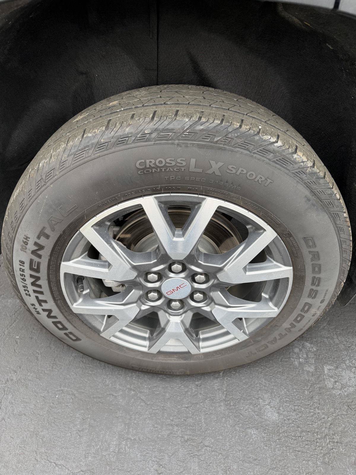 Used 2023 GMC Acadia SLT AWD/4WD image 12
