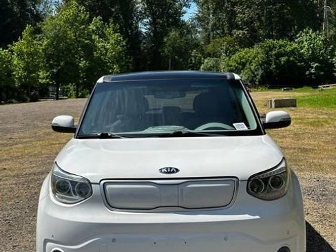 Used 2016 Kia Soul EV + w/ Sun & Fun Package FWD image 4