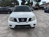 Used 2014 Nissan Frontier SV image 2