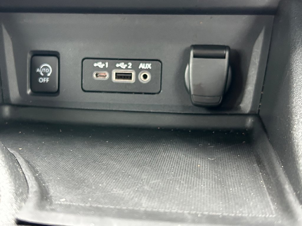 Used 2025 Nissan Sentra SV FWD image 24