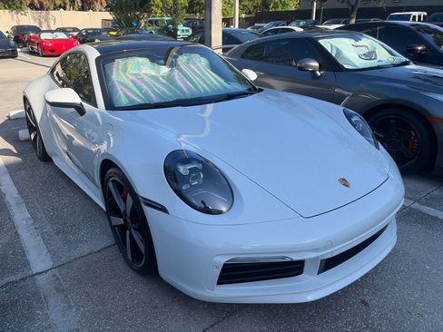 Used 2022 Porsche 911 Carrera RWD image 2