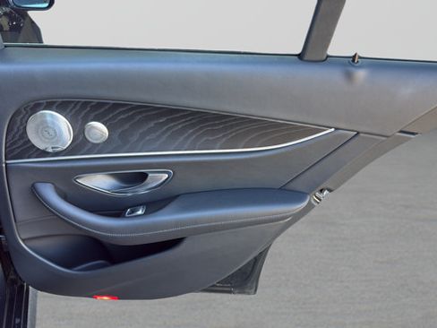 Used 2022 Mercedes-Benz E 350 Sedan image 26