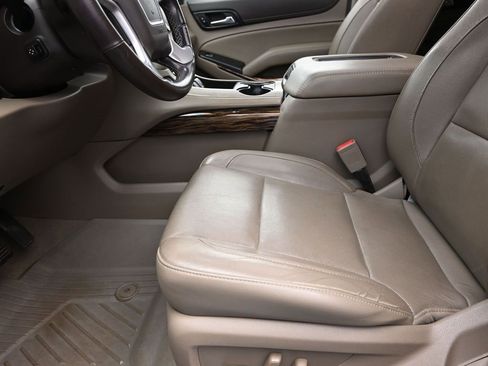 Used 2020 GMC Yukon XL SLT w/ Premium Edition image 13