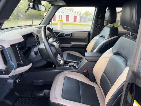 Used 2023 Ford Bronco Wildtrak AWD/4WD image 9